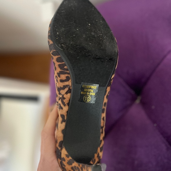 Booties. - Picture 3 of 4